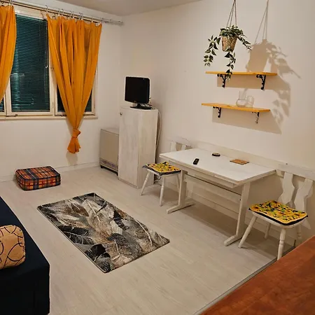 Bg-room Apartment *